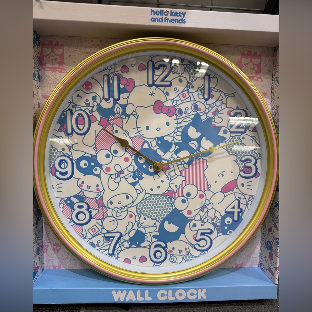 HELLO KITTY AND FRIENDS WALL CLOCK NEW(large)